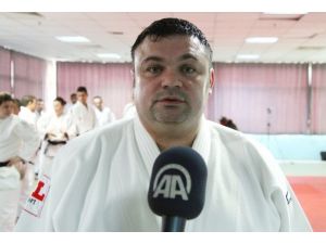 Başarıyı yabancılarda arıyorlar