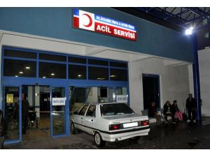 Doktora kızıp otomobille acile girdi