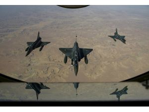 Fransız uçakları Gao'yu bombaladı