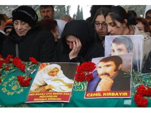 "Berfo Ana" son yolculuğuna uğurlandı