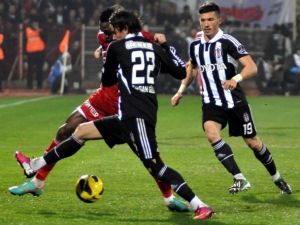 Kartal Sivas'ta moral buldu