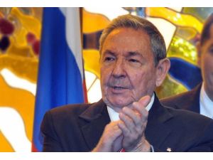 Raul Castro 5 yıl daha görevde