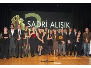Sadri Alışık Tiyatro Ödülleri sahiplerini buldu
