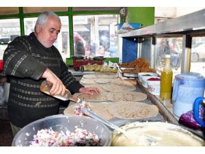 Sığınmacıları yaşama bağlayacak aşevi