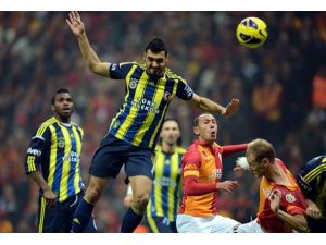 12 futbolcu kaleyi şaşırdı