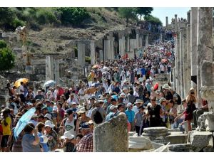Türkiye'ye gelen turist sayısı arttı