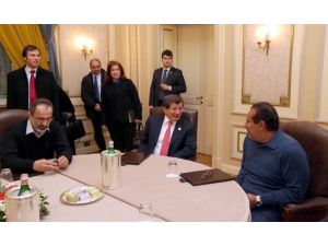 Davutoğlu, Hatib ve Katar Başbakanı ile görüştü