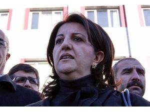 Görüşme için gidiyor