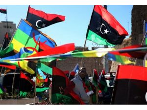 Libya'da tek devlet çok bayrak