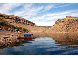 Dicle Nehri'nde turistik tekne battı