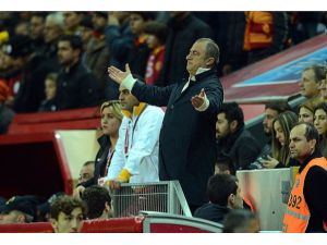 Takımın başında yer alamayacak