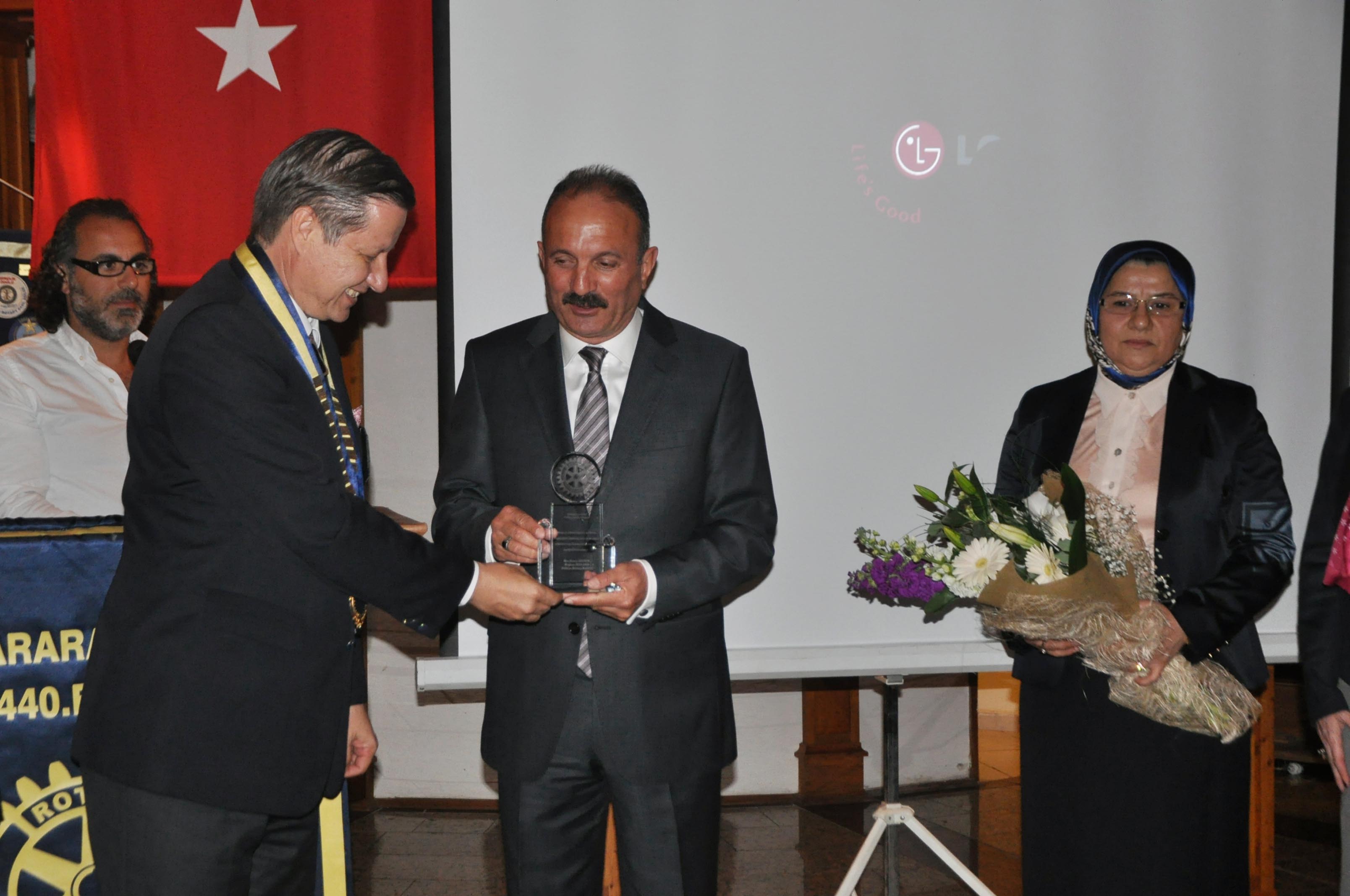 Rotary Kulübü’nden Saatcı’ya ‘Ömür Boyu Başarı’ ödülü