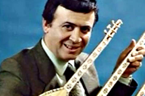 Türk halk müziği sanatçısı Özay Gönlüm