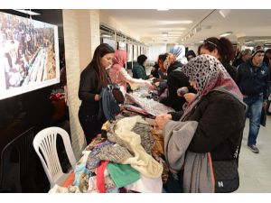 Suriyelilere yardım kermesine yoğun ilgi