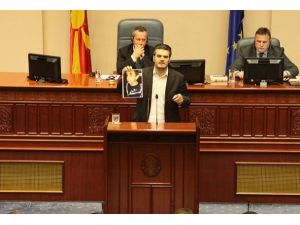 Makedonya'da muhalefet meclise geri döndü
