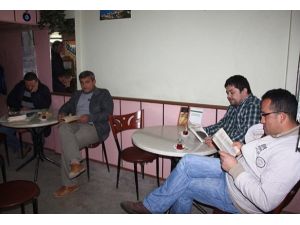 Kitap oku çayı bedava iç