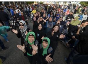 Mısır'daki gösterilerde onlarca kişi yaralandı