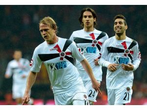 "Gladyatör" Gençlerbirliği'ni sırtladı