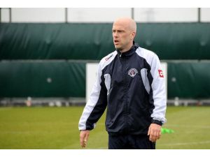 Ernst'in favorisi Schalke 04