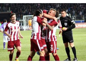 Elazığspor Orduspor'u ateşe attı