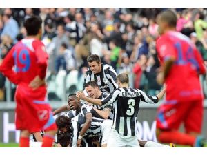 Juventus arayı açıyor