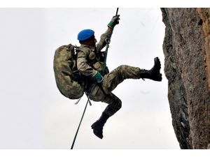 TSK'nın gözbebeği komandolar