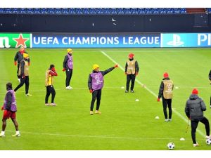 Maç saatini beklemeye başladı