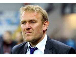 Kendi futbolunu oynayacak