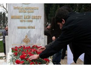 Mehmet Akif Ersoy anılıyor