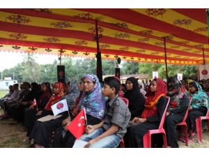 Türkiye'den Arakanlılara eğitim desteği