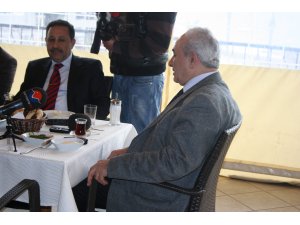 Yazar Vehbi Vakkasoğlu Marmaris’te