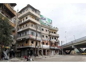 Humus'a top ateşi: 136 ölü