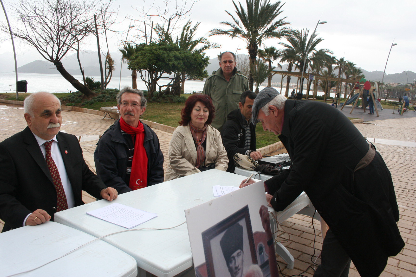 İP’ten “Türkiye’yi böldürtmeyeceğiz” imzası