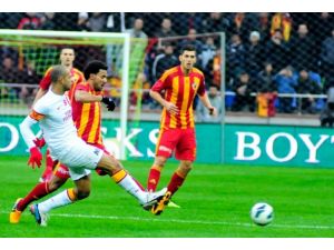 İlk yarı Galatasaray önde