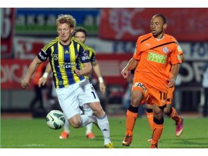 İlk yarı Fenerbahçe önde