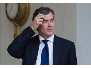 Yolsuzluk iddiaları istifa ettirdi