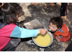 Sınırdaki Suriyeli çocukların çaresizliği
