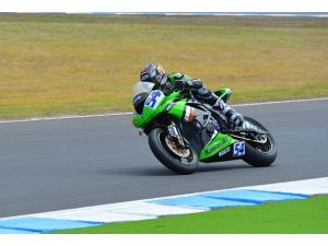 Sofuoğlu pisti test edecek