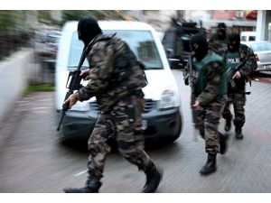 Ankara'da 14 adrese operasyon