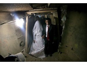 Gazze tünellerinden 'gelin' geçti