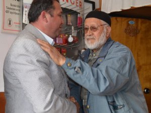 AK Parti Fethiye Teşkilatı yaşlıları yalnız bırakmadı