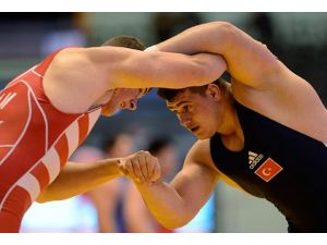 Rıza Kayaalp'ten altın