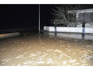 Kastamonu'da fırtına hasara yol açtı