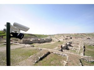 Prens ve prenses mezarlarına "kameralı" koruma