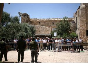 İsrail İbrahim Camisi'ni kapatacak