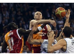 Potada derbi Galatasaray'ın