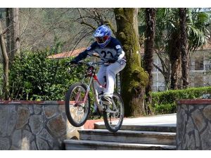 Ağrı Dağı'ndan bisikletle inecek