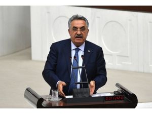 Türk Bayrağı'nın indirilmesi söz konusu değil