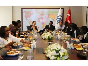 Afrikalı gazeteci heyetinden AA'ya ziyaret