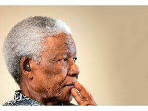 Mandela hastaneye kaldırıldı